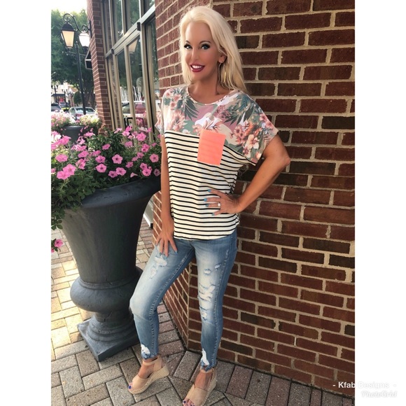 🛍LAST 1! Tropical Flower Color Block Print Top - Picture 7 of 8